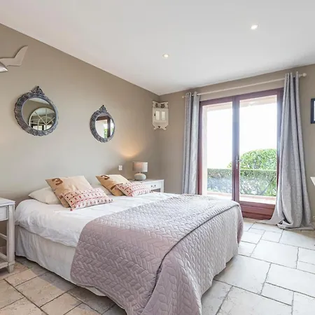 Sleeps 10 Pool Air Con Wifi