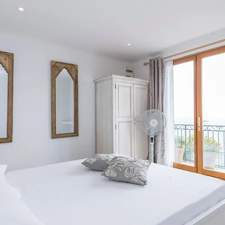 Villa Sleeps 10 Pool Air Con Wifi *