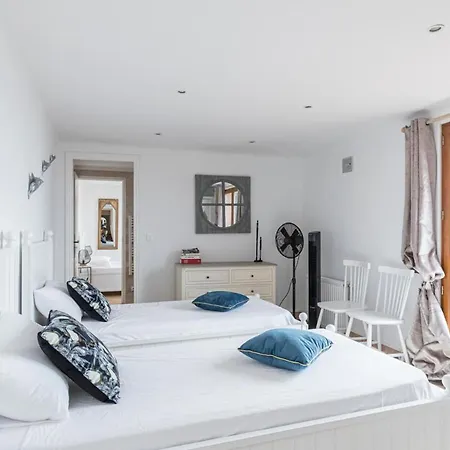 Sleeps 10 Pool Air Con Wifi Villa *