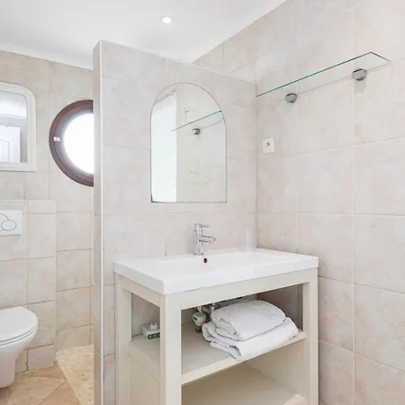 Sleeps 10 Pool Air Con Wifi Èze